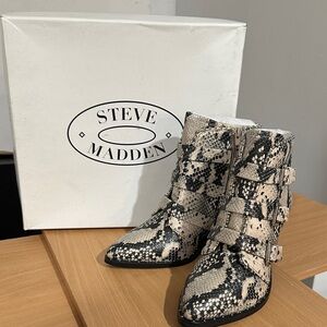 Steve Madden Black and Cream Patterned Ankle Booties